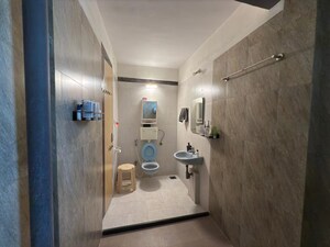 Bathroom in 2 BHK Apartment at Sheth Auris Serenity Tower 2, Malad West – for Sale