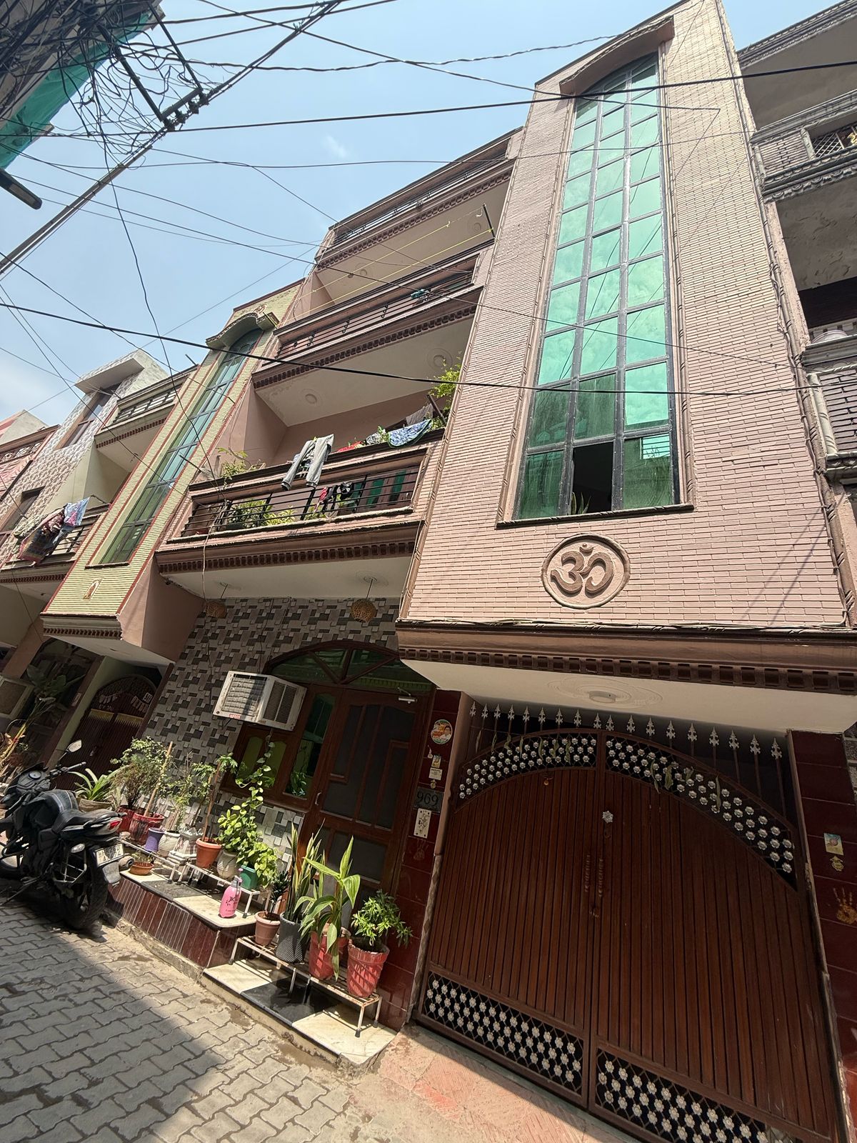 6 BHK Independent House For Sale in 3 Storey Independent Hous