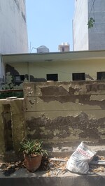 162 Sq.Mt. Plot in RWA Apartments Sector 50