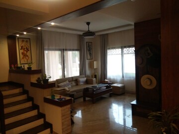 Master Bedroom in 5 BHK Villa at Kr Puram – for Sale