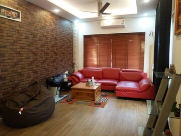 Master Bedroom in 5 BHK Villa at Kr Puram – for Sale