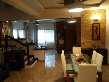 Master Bedroom in 5 BHK Villa at Kr Puram – for Sale