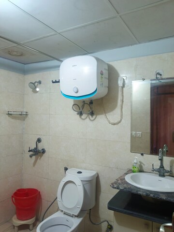 Bathroom in 3.5 BHK Apartment at Amrapali Silicon City, Sector 76 – for Rent