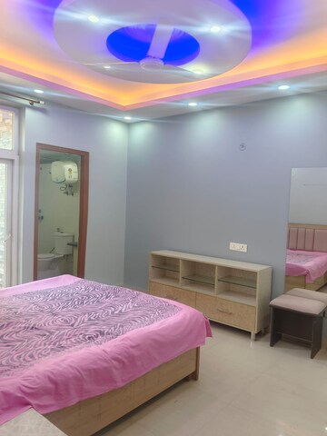 Bedroom in 3.5 BHK Apartment at Amrapali Silicon City, Sector 76 – for Rent