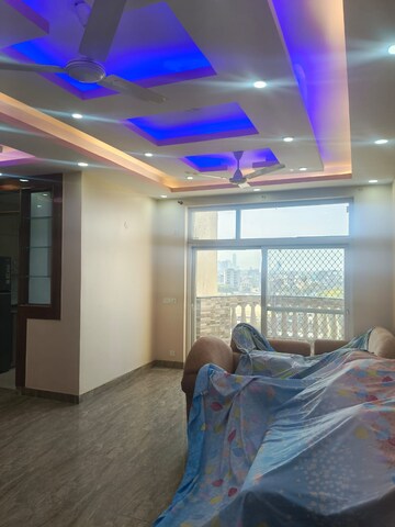 Bedroom in 3.5 BHK Apartment at Amrapali Silicon City, Sector 76 – for Rent