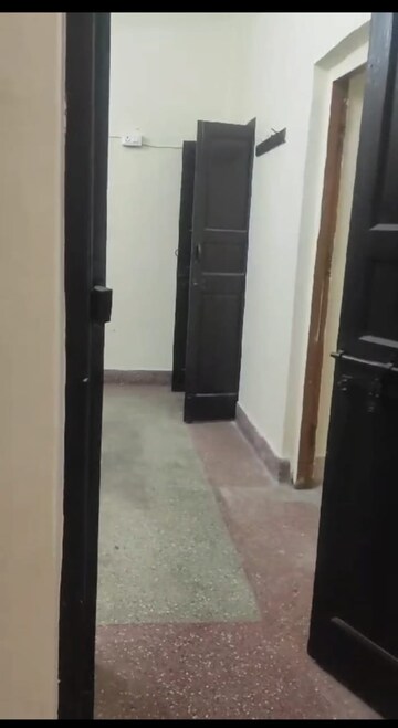 Furnished Amenities in 3 BHK Builder Floor at Karanpur – for Sale