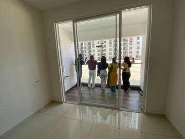 Room in 3 BHK Apartment at Yashwin Orrizonte, Kharadi – for Rent