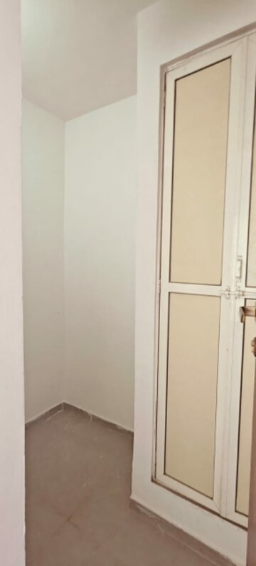 Furnished Amenities in 2 BHK Apartment at Omkar Ananta, Goregaon East – for Rent