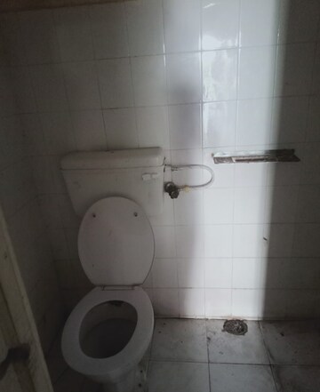 Attached Bathroom in 2 BHK Independent House at Aliganj – for Rent