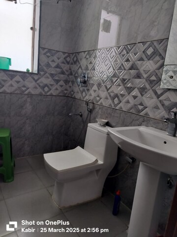 Building Lobby in 2 BHK Builder Floor at Unitech South City II, Sector 50 – for Rent
