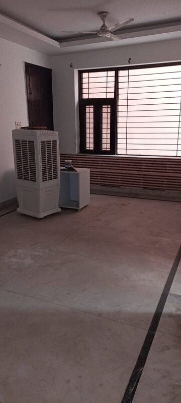 Gym in 4 BHK Builder Floor at Sector 43 – for Sale