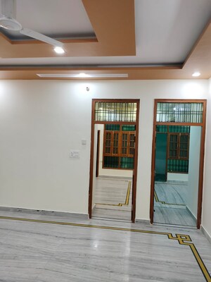 Master Bedroom in 6 BHK Villa at Gomti Nagar – for Sale