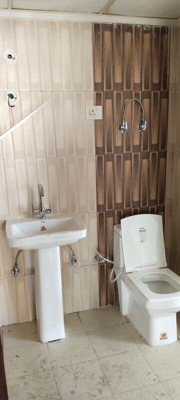 Bathroom in 2 BHK Apartment at Supertech Czar Suites, Omicron I Greater Noida – for Sale