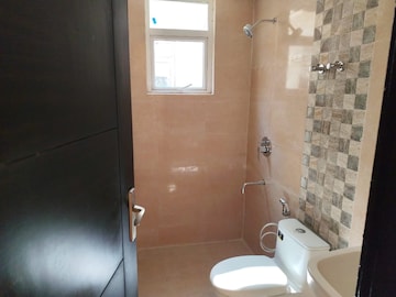 Bathroom in 4 BHK Apartment at Emaar The Palm Drive-The Premier Terraces, Sector 66 – for Rent