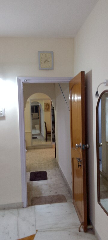 Furnished Amenities in 1.5 BHK Apartment at Kamla Airbus, Andheri East – for Rent