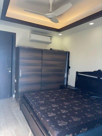 Bedroom in 4 BHK Apartment at Vastu Apartments, Sector 55 – for Rent