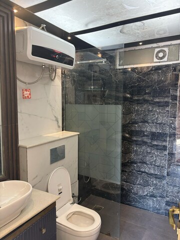 Bathroom in 4 BHK Apartment at Vastu Apartments, Sector 55 – for Rent