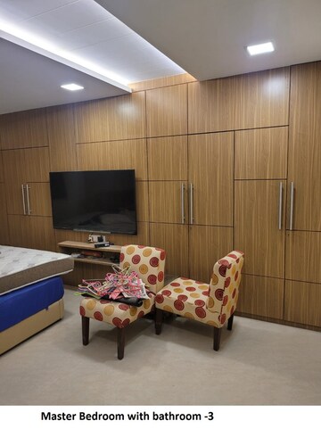 Master Bedroom in 3 BHK Apartment at Amarnath Towers, Andheri West – for Sale