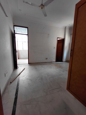 Master Bedroom in 3 BHK Builder Floor at Janakpuri – for Rent