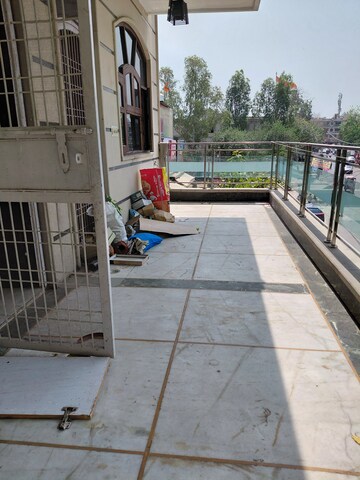 Living Room in 3 BHK Builder Floor at Janakpuri – for Rent