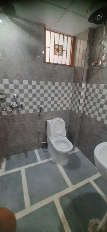 Bathroom in 1 BHK Builder Floor at Ayachi Apartments, Sector 45 – for Rent