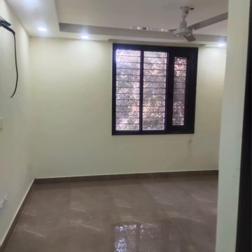 Room in 2.5 BHK Builder Floor at Sector 23 – for Rent