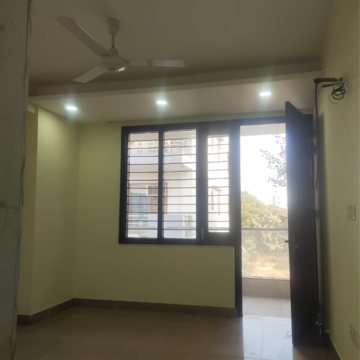 Room in 2.5 BHK Builder Floor at Sector 23 – for Rent
