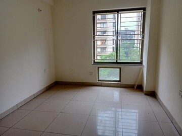 Room in 2 BHK Apartment at Bistupur – for Sale