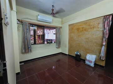 Room in 3 BHK Apartment at Kandarpada – for Rent