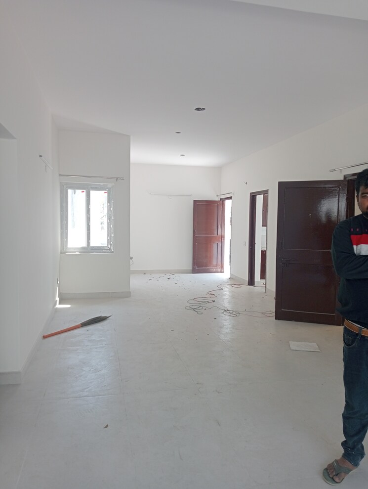 Master Bedroom, sector 28 3 Bedroom 2000 Sq.Ft. Apartment In Sector 28 Noida 8469289