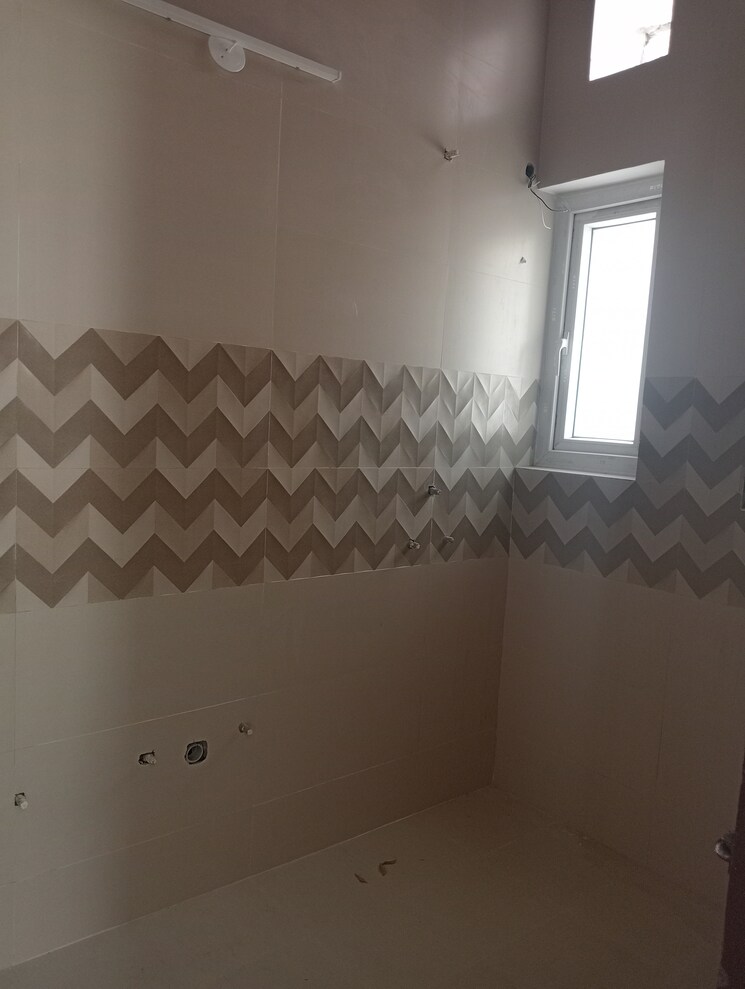 Bathroom, sector 28 3 Bedroom 2000 Sq.Ft. Apartment In Sector 28 Noida 8469289