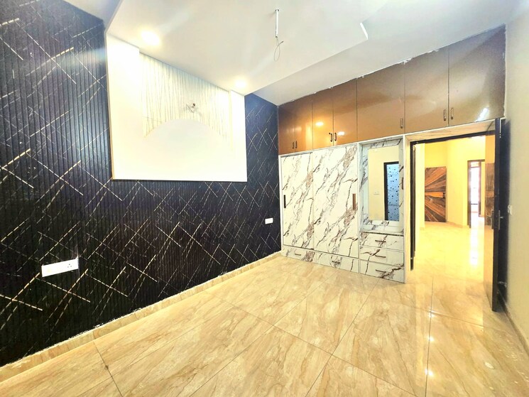 Bedroom, peer mucchalla 3 Bedroom 125 Sq.Yd. Builder Floor In Peer Mucchalla Zirakpur 8469294