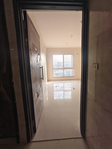 Furnished Amenities in 2 BHK Apartment at Sheth Zuri, Laxmi Nagar – for Sale