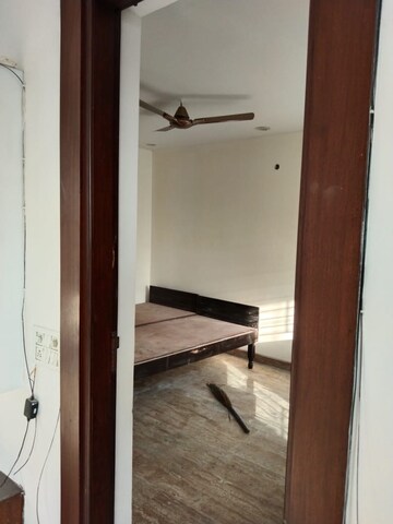 Bathroom in 3 BHK Villa at RWA Apartments, Sector 31 – for Rent