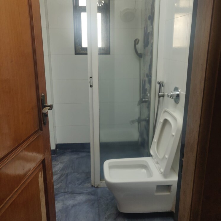 Bathroom, oakland-park 2 Bedroom 750 Sq.Ft. Apartment In Andheri West Mumbai 8469357