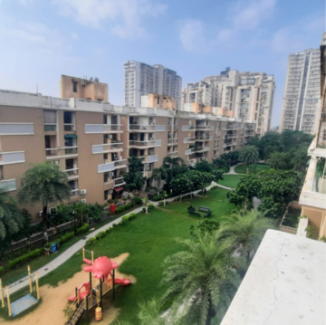 Living Room in 2.5 BHK Apartment at Eldeco Mystic Green Phase II, Omicron I Greater Noida – for Sale
