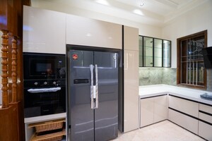 Furnished Amenities in 5 BHK Independent House at Vaishali Nagar – for Sale