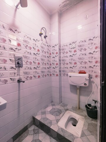 Bathroom in 2 BHK Builder Floor at Dwarka Mor – for Rent