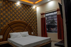 3 BHK Builder Floor For Sale in Smart World Orchard, Sector 61