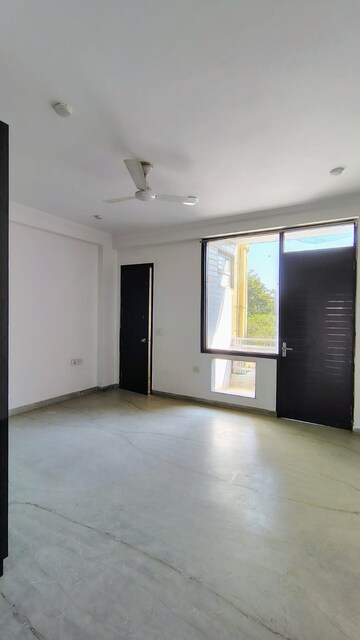 Master Bedroom in 3 BHK Builder Floor at Sector 57 – for Rent