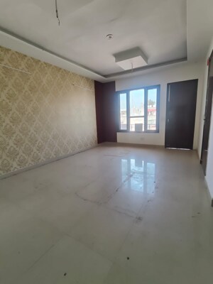 Master Bedroom in 2 BHK Builder Floor at Guru Nanak Enclave, Dhakoli Village – for Sale