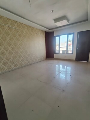 Master Bedroom in 2 BHK Builder Floor at Guru Nanak Enclave, Dhakoli Village – for Sale