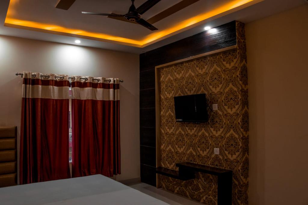 3 BHK + Servant Room 1750 Sq.Ft. Apartment in ATS Tourmaline