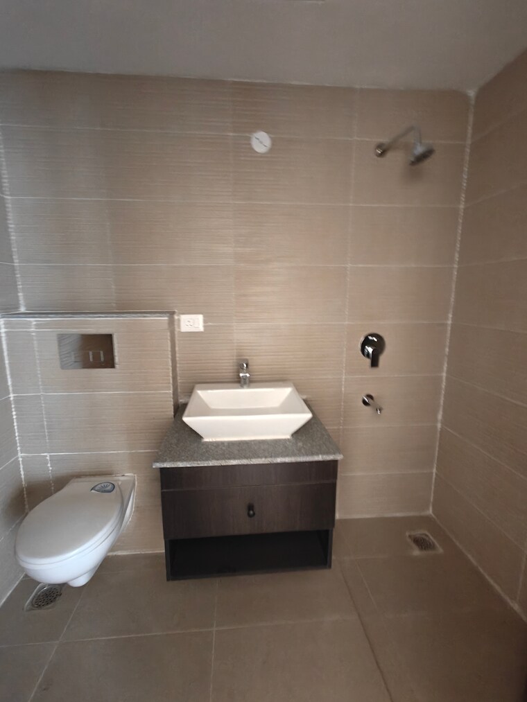 Bathroom, paras-dews 2 Bedroom 1385 Sq.Ft. Apartment In Sector 106 Gurgaon 8469853