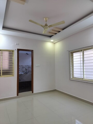 Room in 4 BHK Apartment at Sector 25a – for Rent