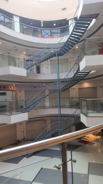  Office Space For Sale in Express Zone, Malad East