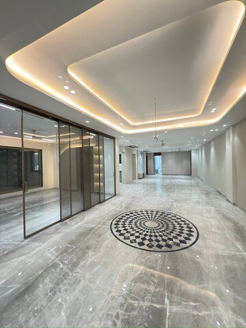 Furnished Amenities in 4 BHK Builder Floor at BPTP Amstoria Country Floor, Sector 102 – for Sale