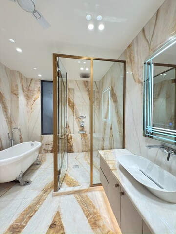 Bathroom in 4 BHK Builder Floor at BPTP Amstoria Country Floor, Sector 102 – for Sale