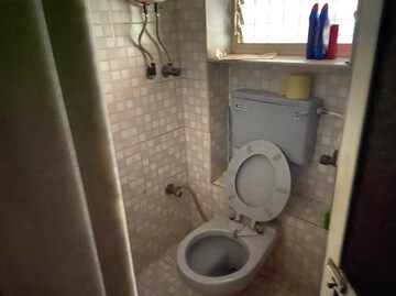 Bathroom in 3.5 BHK Apartment at Akash Ganga CHS Andheri, Andheri West – for Rent
