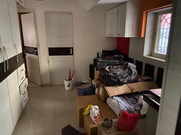 Furnished Amenities in 3.5 BHK Apartment at Akash Ganga CHS Andheri, Andheri West – for Rent